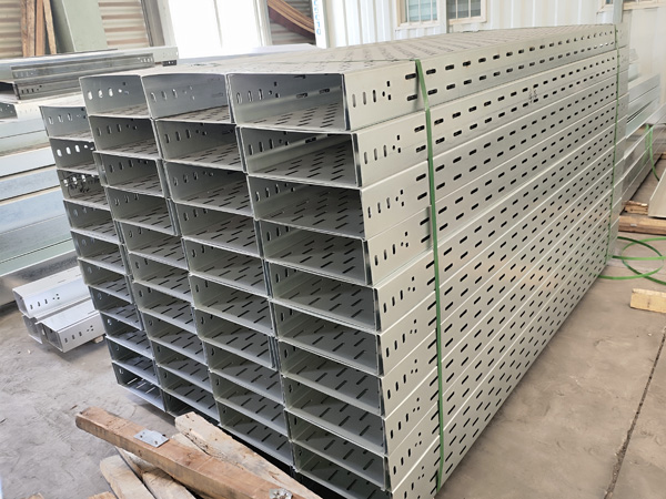 托盘式电缆桥架