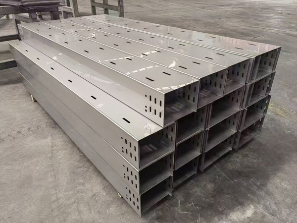 托盘式电缆桥架